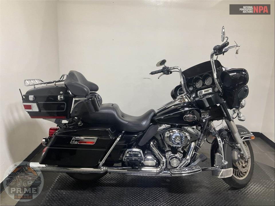 2011 Harley-Davidson FLHTCU UL CLSC EL GLIDE — фото 1