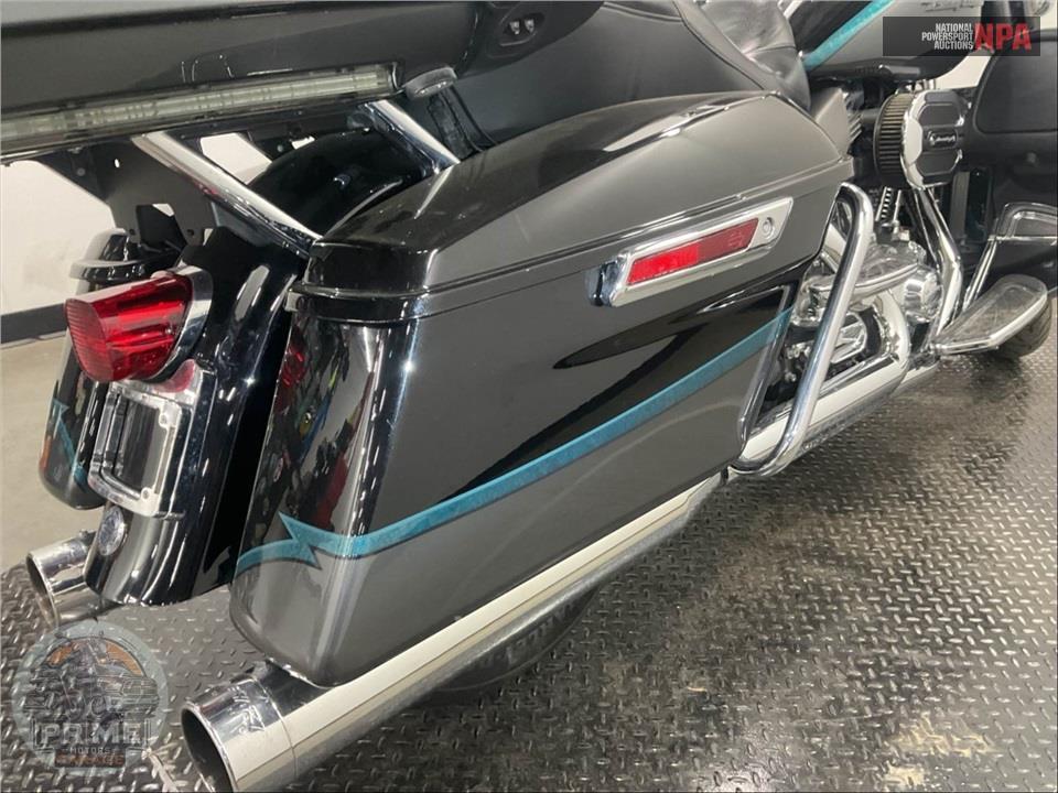 2015 Harley-Davidson FLHTKSE CVO ULTRA LIMITED — фото 26