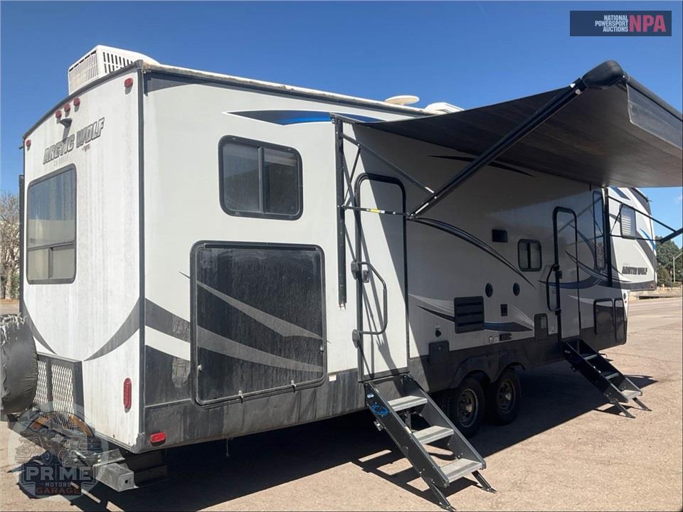 2018 Cherokee By Forest River M-315TBH8 ARCTIC WOLF FIFTH WHEEL SERIES — фото 4
