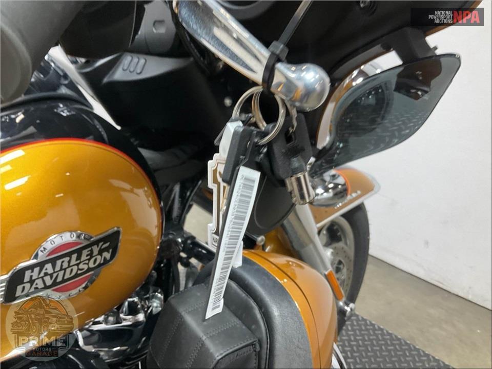 2023 Harley-Davidson FLHTCUTG TRI GLIDE ULTRA CLASSIC — фото 11