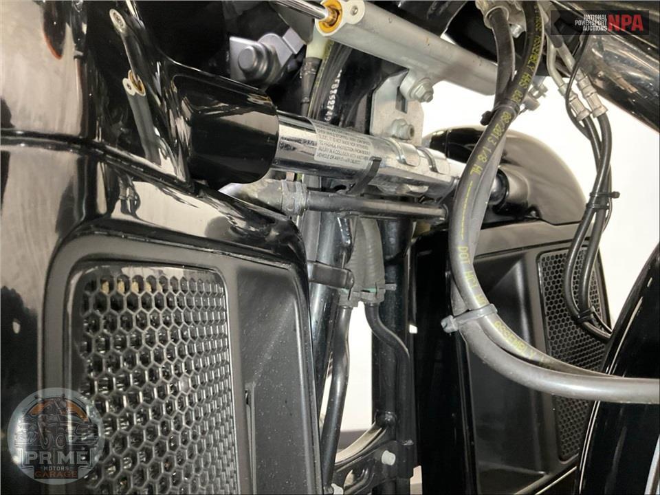 2014 Harley-Davidson FLHTCUTG TRIGLIDE ULTRA CLASSIC — фото 13