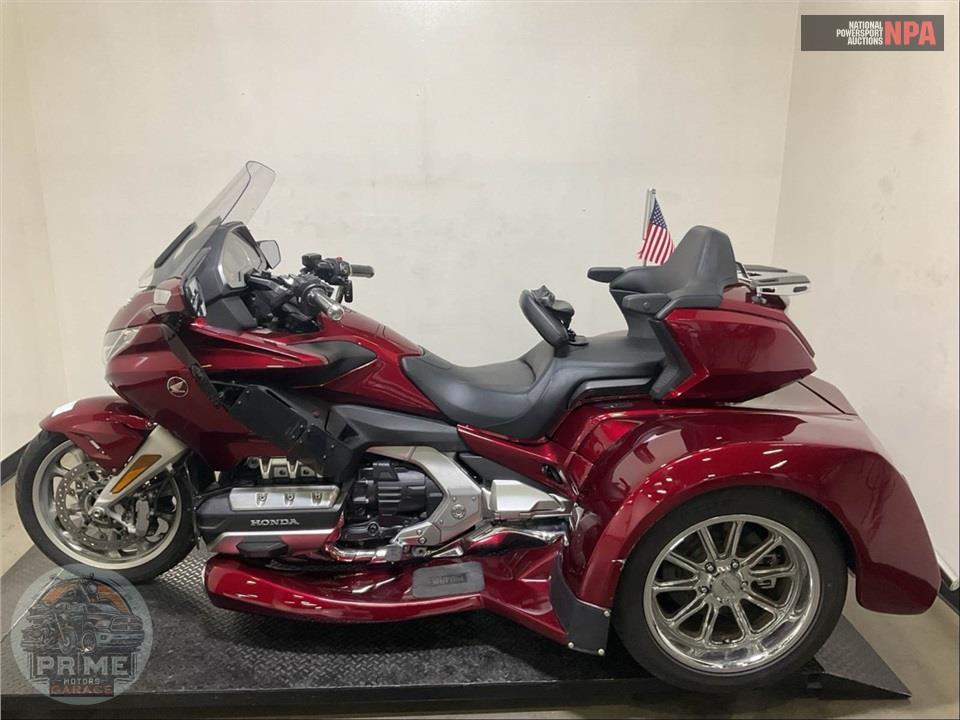2018 Honda GL1800D GOLDWING TOUR DCT (RED) — фото 3