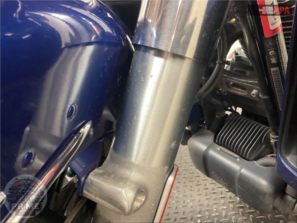 2015 Harley-Davidson FLHTKL ULTRA LIMITED LOW — фото 32