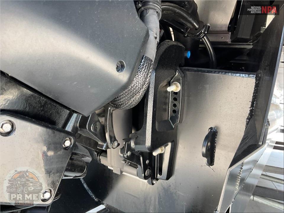 2025 Manitou Pontoon 22 SWITCH BACK CRUISE SERIES L=24/E=1 150 HP ROTAX OB — фото 13