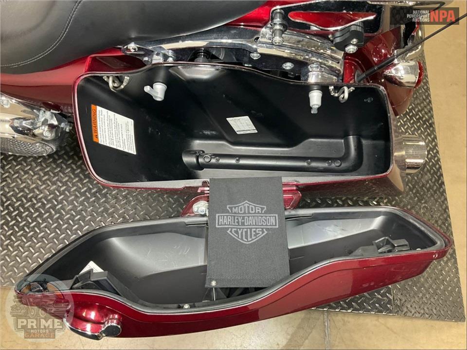 2017 Harley-Davidson FLHXS STREET GLIDE SPECIAL — фото 18