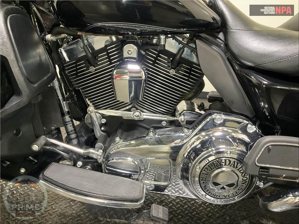 2014 Harley-Davidson FLHTCUTG TRIGLIDE ULTRA CLASSIC — фото 7