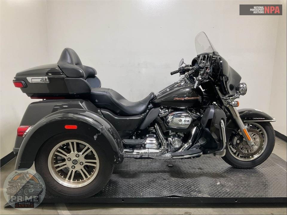 2019 Harley-Davidson FLHTCUTG TRI GLIDE ULTRA — фото 1