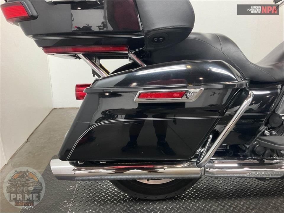 2017 Harley-Davidson FLTRU ROAD GLIDE ULTRA — фото 21