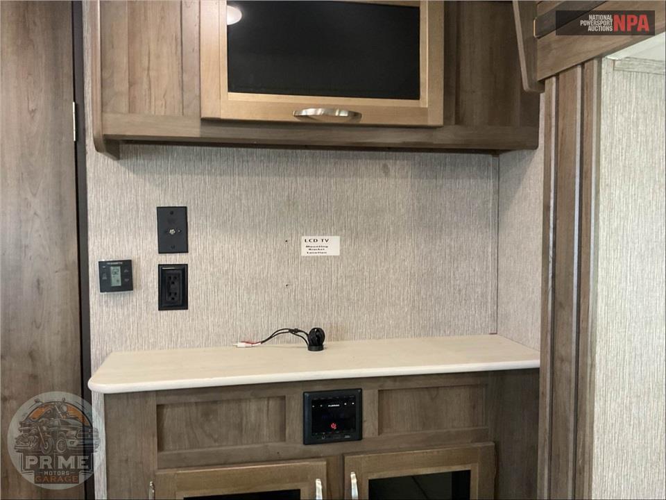 2020 Coleman By Dutchmen M-1805RB LIGHT SERIES — фото 16
