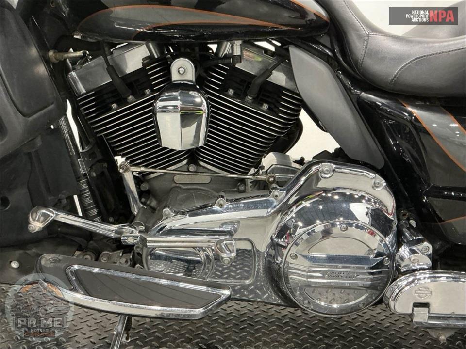 2016 Harley-Davidson FLTRUSE CVO ROAD GLIDE ULTRA — фото 7