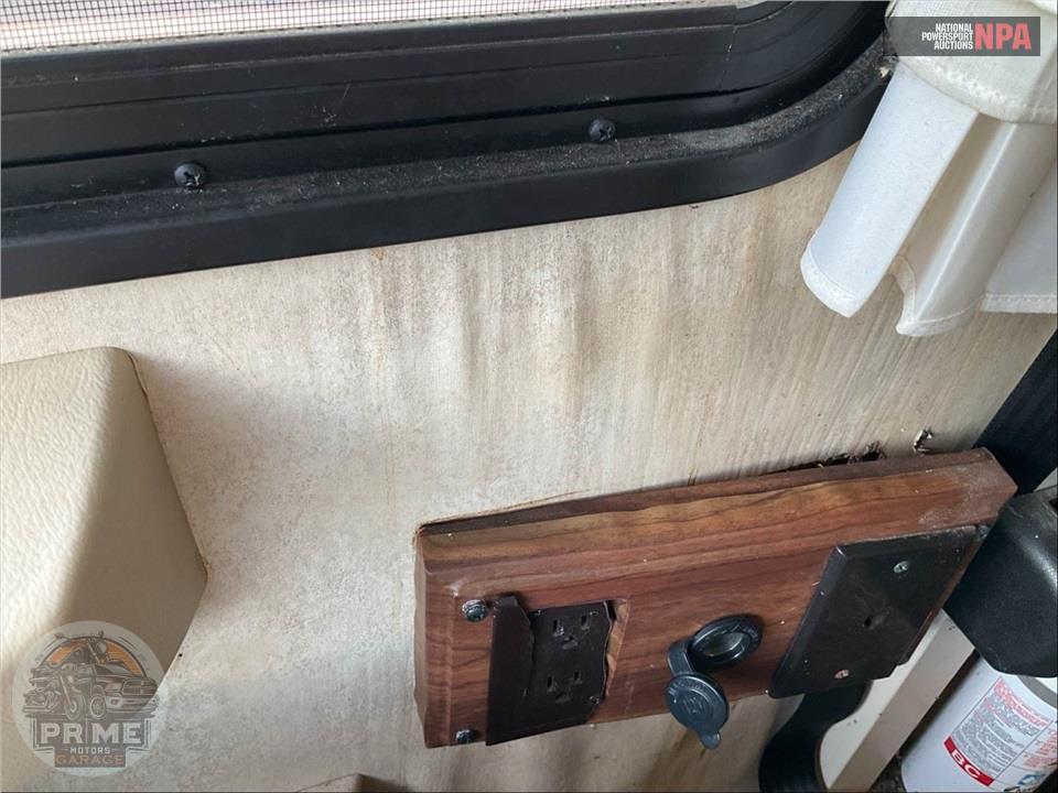 2006 Winnebago M-35A WORKHORSE ADVENTURER SERIES — фото 14