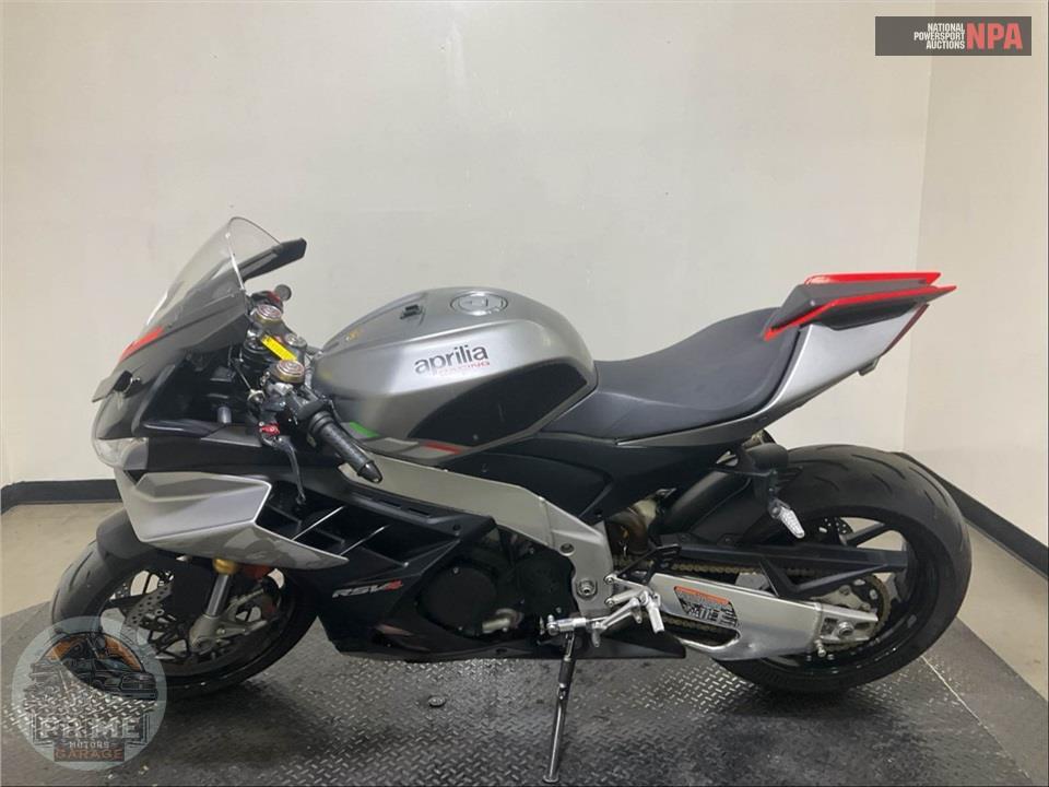 2022 Aprilia RSV4 1100 — фото 3