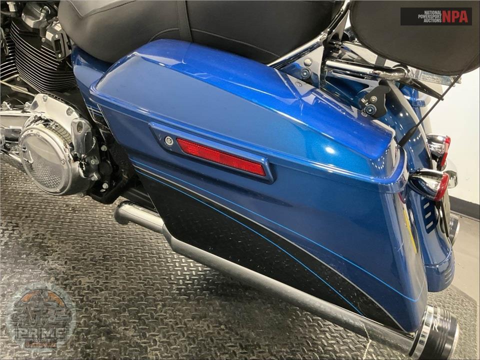 2018 Harley-Davidson FLHX STREET GLIDE ANNIVERSARY — фото 19