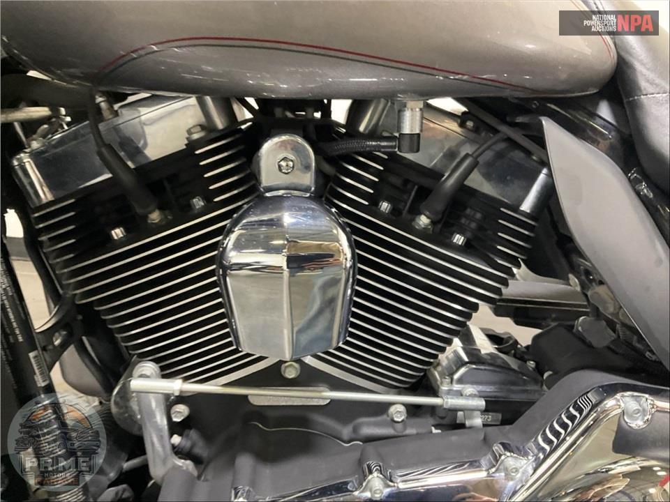 2016 Harley-Davidson FLHTCUTG TRIGLIDE ULTRA CLASSIC — фото 7
