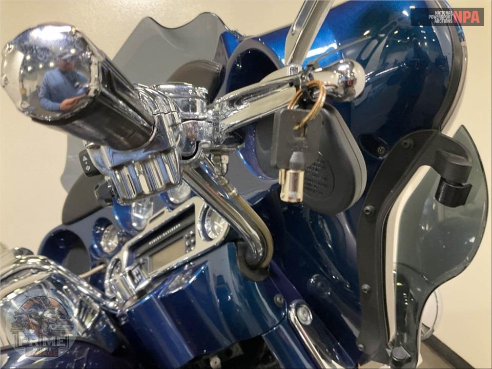 2010 Harley-Davidson FLHTCUSE5 — фото 10