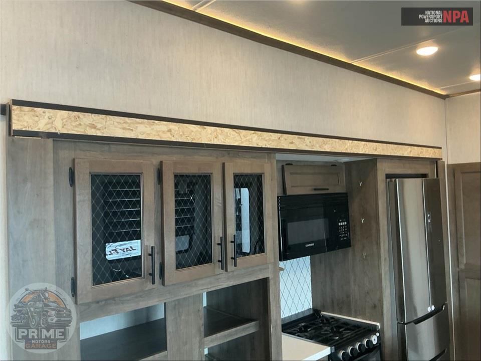 2021 Sabre By Forest River M-38DBQ - FIFTH WHEEL SERIES — фото 20