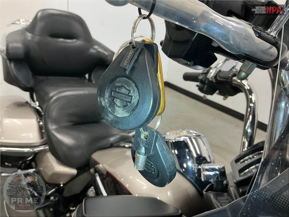2018 Harley-Davidson FLTRU ROAD GLIDE ULTRA — фото 12