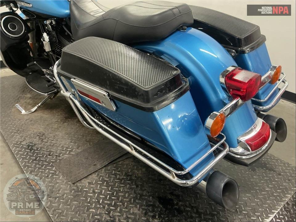 2011 Harley-Davidson FLHTK ELECTRA GLIDE UL LI — фото 27