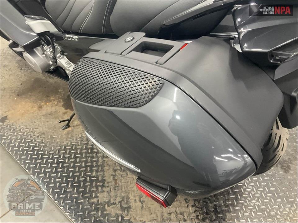 2021 Yamaha FJR1300ES — фото 13