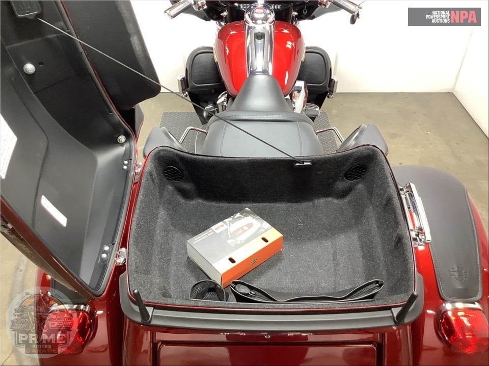 2023 Harley-Davidson FLHTCUTGANV TRI GLIDE ULTRA ANNIVERSARY — фото 15