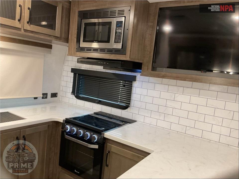 2024 Rockwood By Forest River M-8263MBR - SIGNATURE FIFTH WHEEL SERIES — фото 17