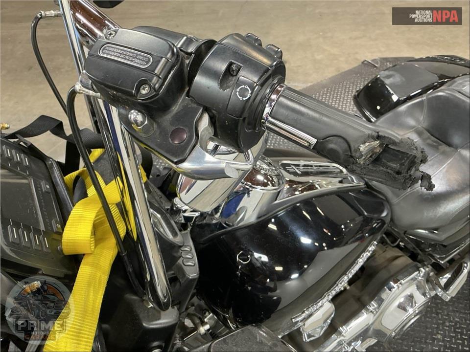 2015 Harley-Davidson FLTRX ROAD GLIDE — фото 32