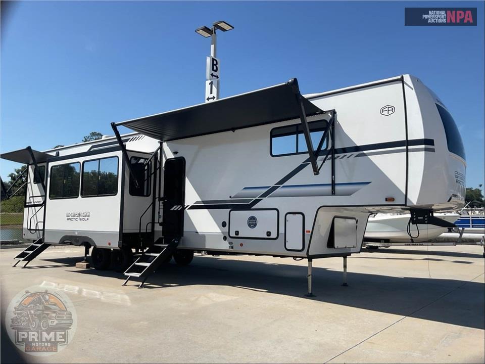 2025 Cherokee By Forest River M -3850SUITE - ARCTIC WOLF FIFTH WHEEL SERIES — фото 1