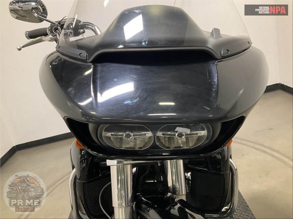 2017 Harley-Davidson FLTRU ROAD GLIDE ULTRA — фото 15