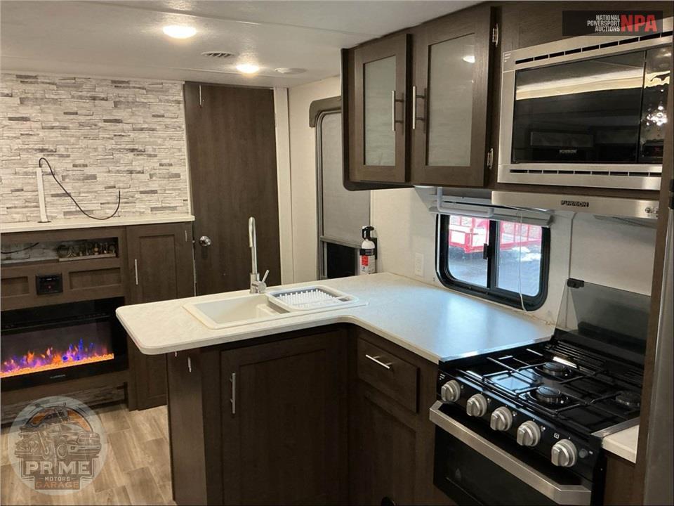 2019 Wildwood By Forest River M-263BHXL X-LITE SERIES — фото 9