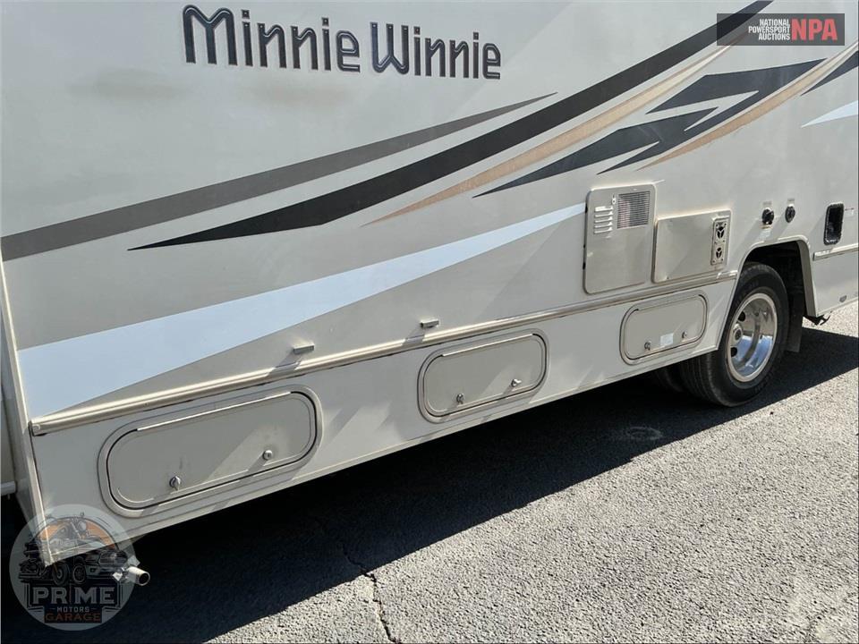 2018 Winnebago M-25B FORD - MINNIE WINNIE SERIES — фото 37