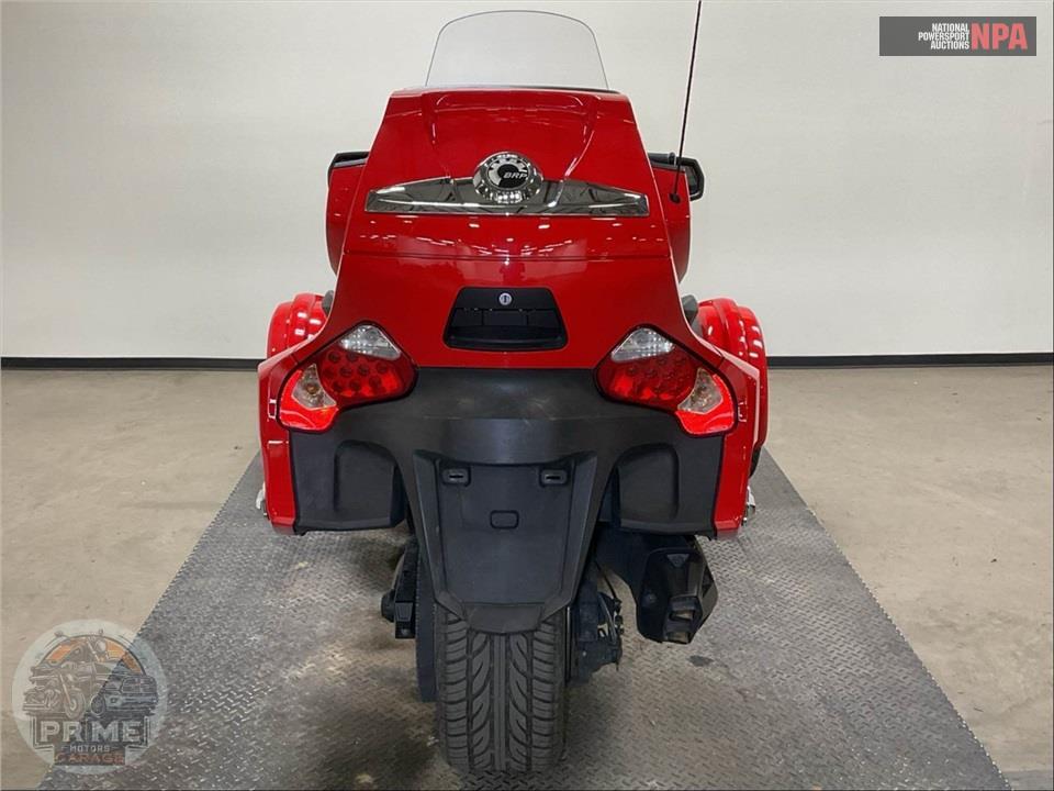2013 Can-Am SPYDER RT-S SE5 — фото 4