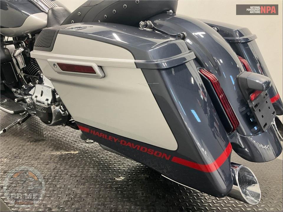 2019 Harley-Davidson FLHXSE CVO STREET GLIDE — фото 18