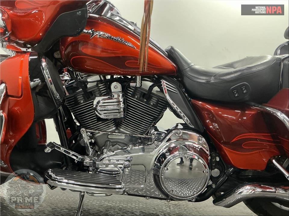2010 Harley-Davidson FLHTCUSE5 — фото 7