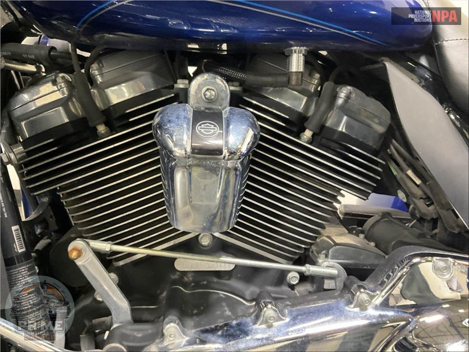 2017 Harley-Davidson FLHTCUTG TRIGLIDE ULTRA CLASSIC — фото 7