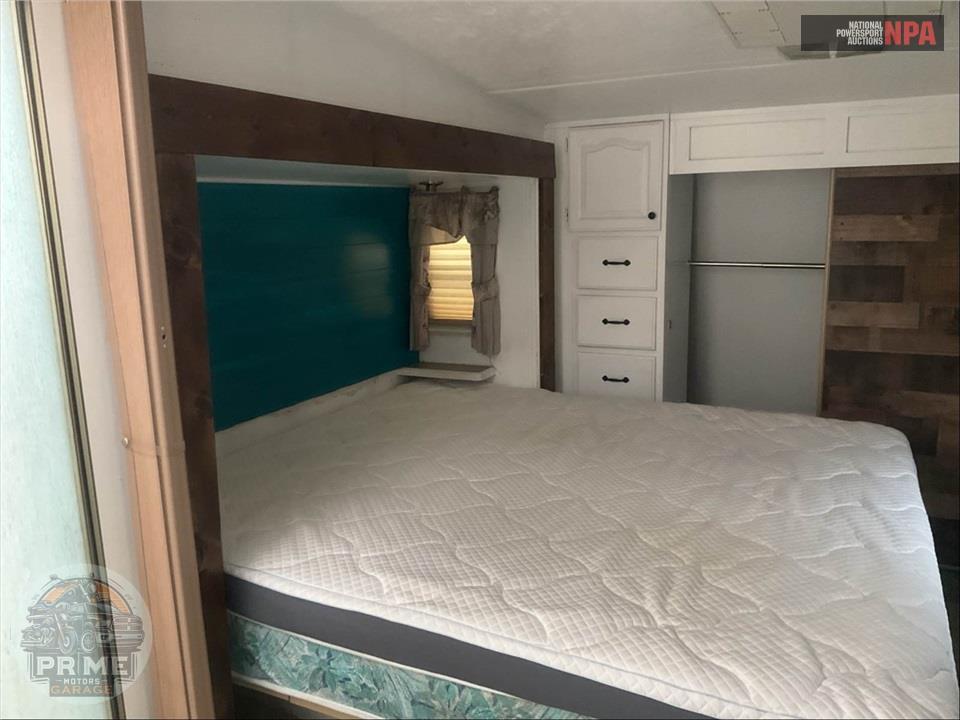 2008 Cedar Creek M-30LSTS (*) - SILVERBACK FIFTH WHEEL SERIES — фото 14