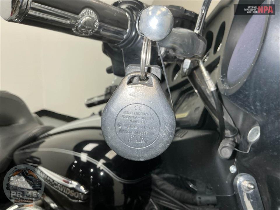 2014 Harley-Davidson FLHTCU ULTRA CLASSIC ELECTRA GLIDE — фото 10