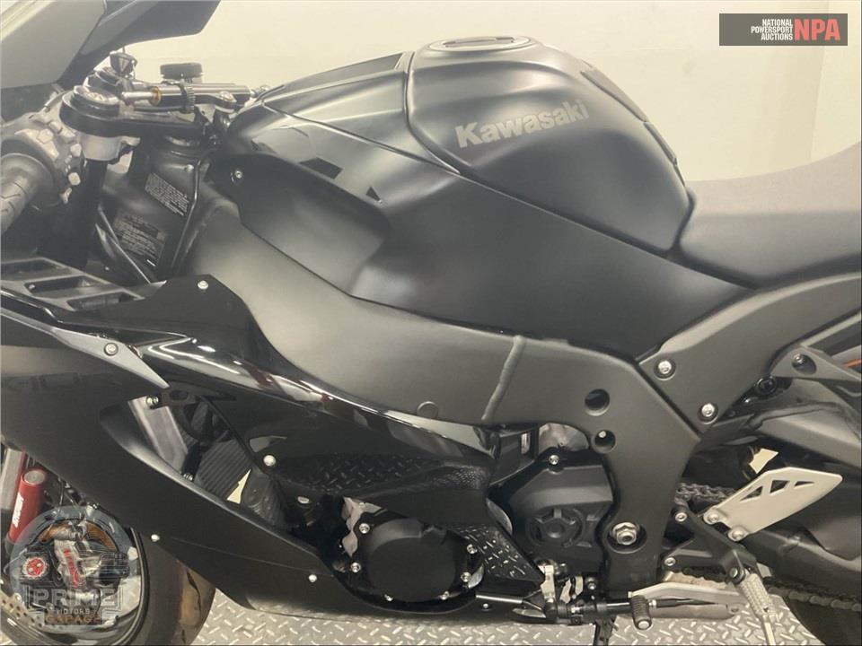 2025 Kawasaki ZX1002LSFAL NINJA ZX-10R (ABS) — фото 7