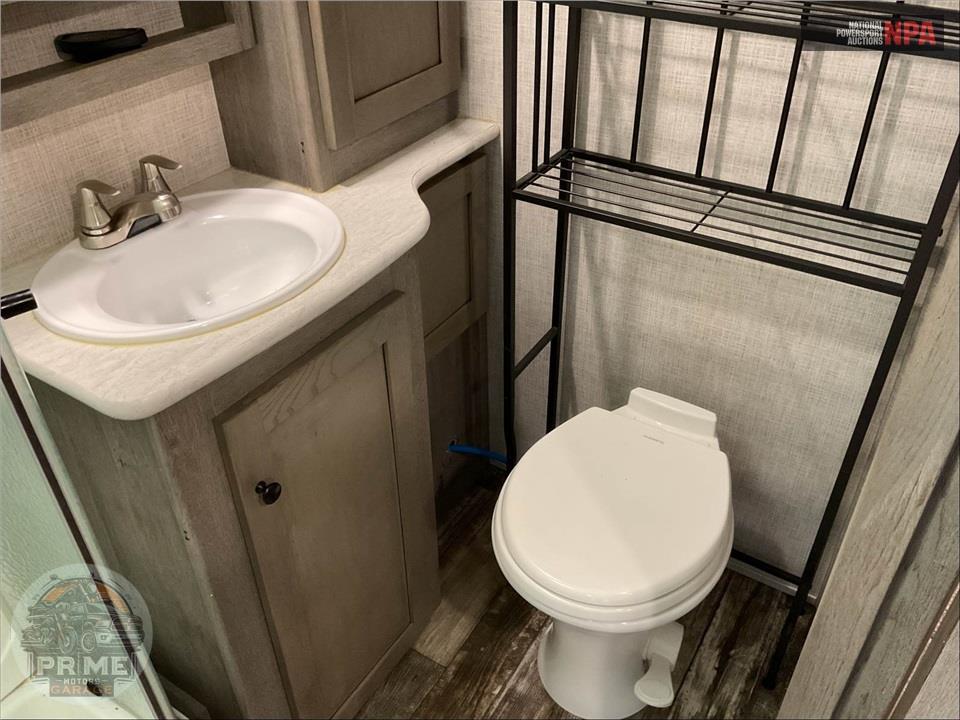 2019 Keystone Rv M-324 CG OUTBACK TOYHAULER SERIES — фото 16