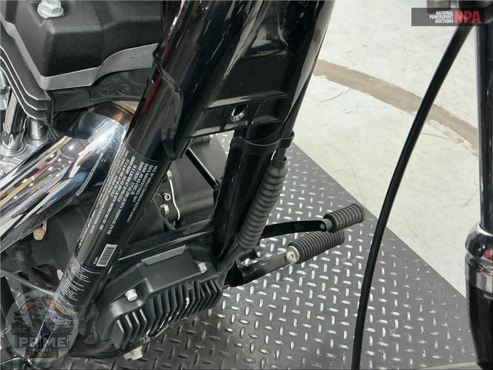 2017 Harley-Davidson FXDB STREET BOB — фото 16