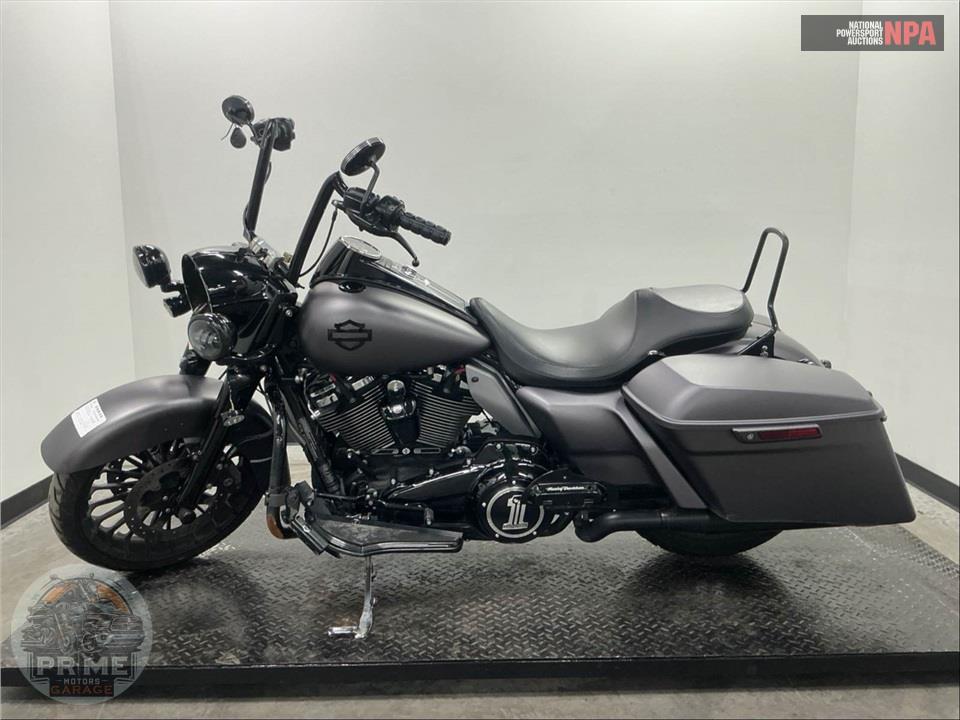 2017 Harley-Davidson FLHRXS ROAD KING SPECIAL — фото 3