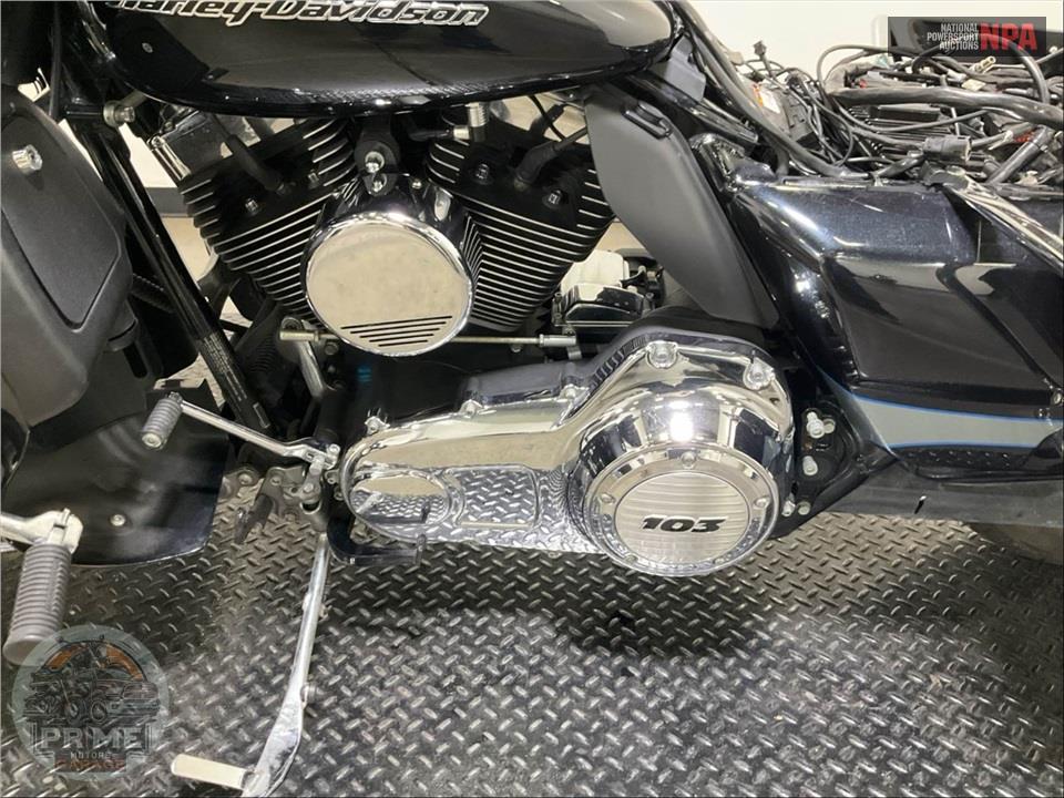 2013 Harley-Davidson FLTRU ROAD GLIDE ULTRA — фото 7