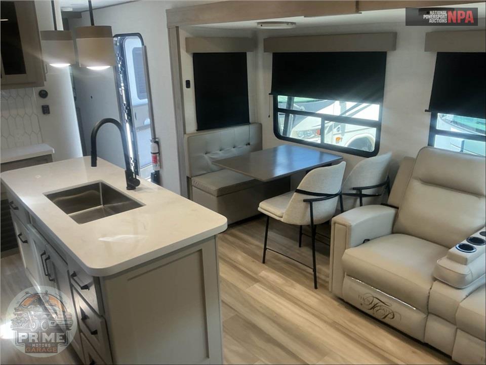2025 Grand Design Recreational Vehicles M-315RLTS - REFLECTION SERIES — фото 8