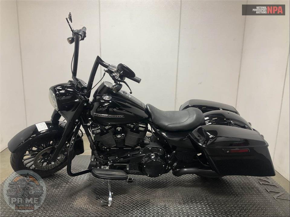 2017 Harley-Davidson FLHRXS ROAD KING SPECIAL — фото 3