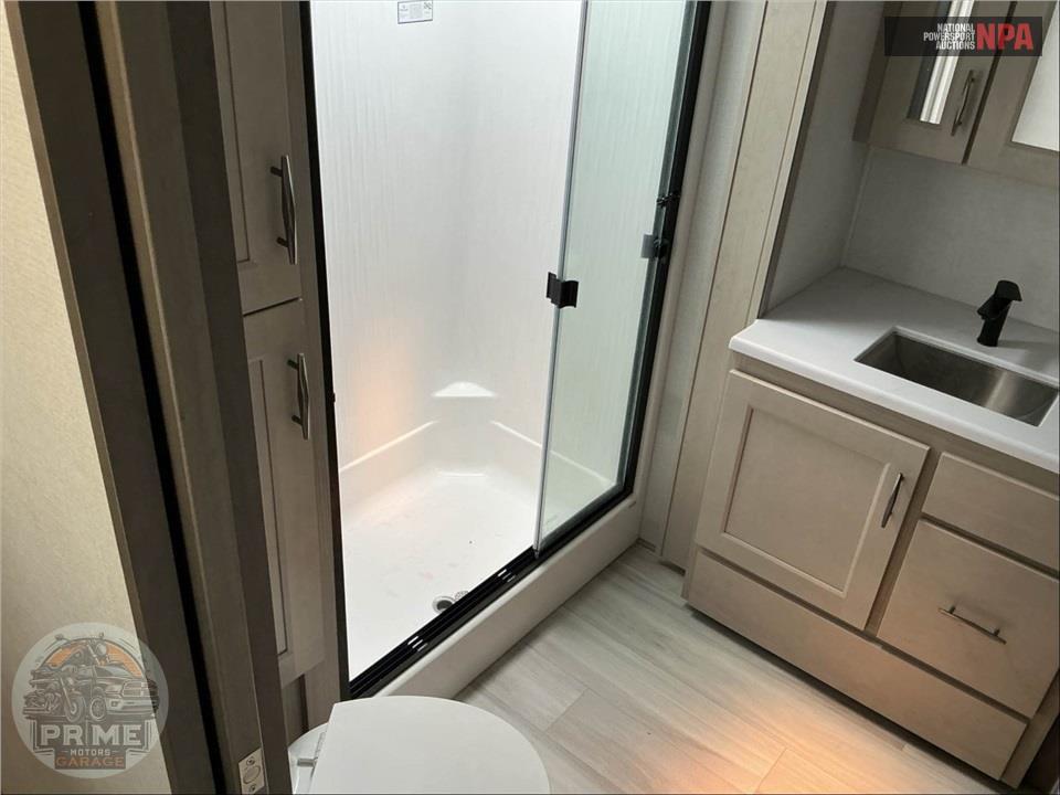 2024 Grand Design Recreational Vehicles M-3503GK - INFLUENCE FIFTH WHEEL SERIES — фото 12