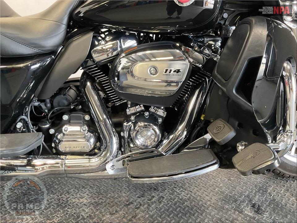 2023 Harley-Davidson FLHTCUTG TRI GLIDE ULTRA CLASSIC — фото 6