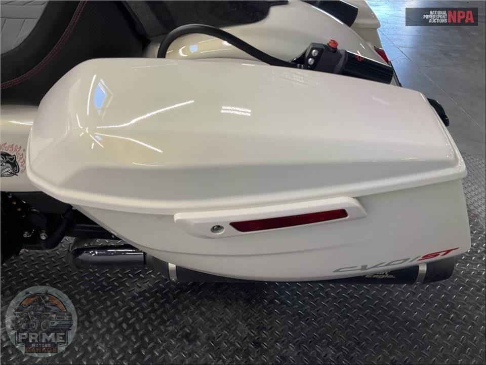 2024 Harley-Davidson FLTRXSTSE CVO ROAD GLIDE ST — фото 14