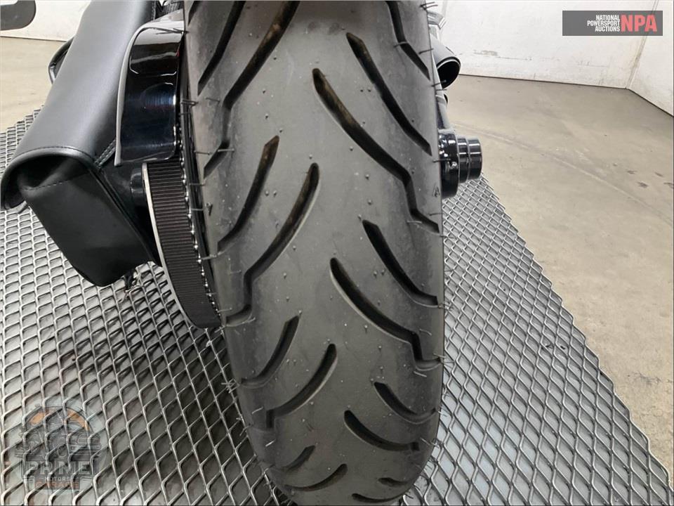 2020 Harley-Davidson FLSL SOFTAIL SLIM — фото 18