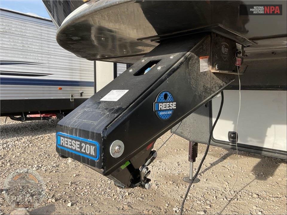 2015 Crossroads Rv LAS VEGAS - ELEVATION TOY HAULER TOY HAULER SERIES — фото 51