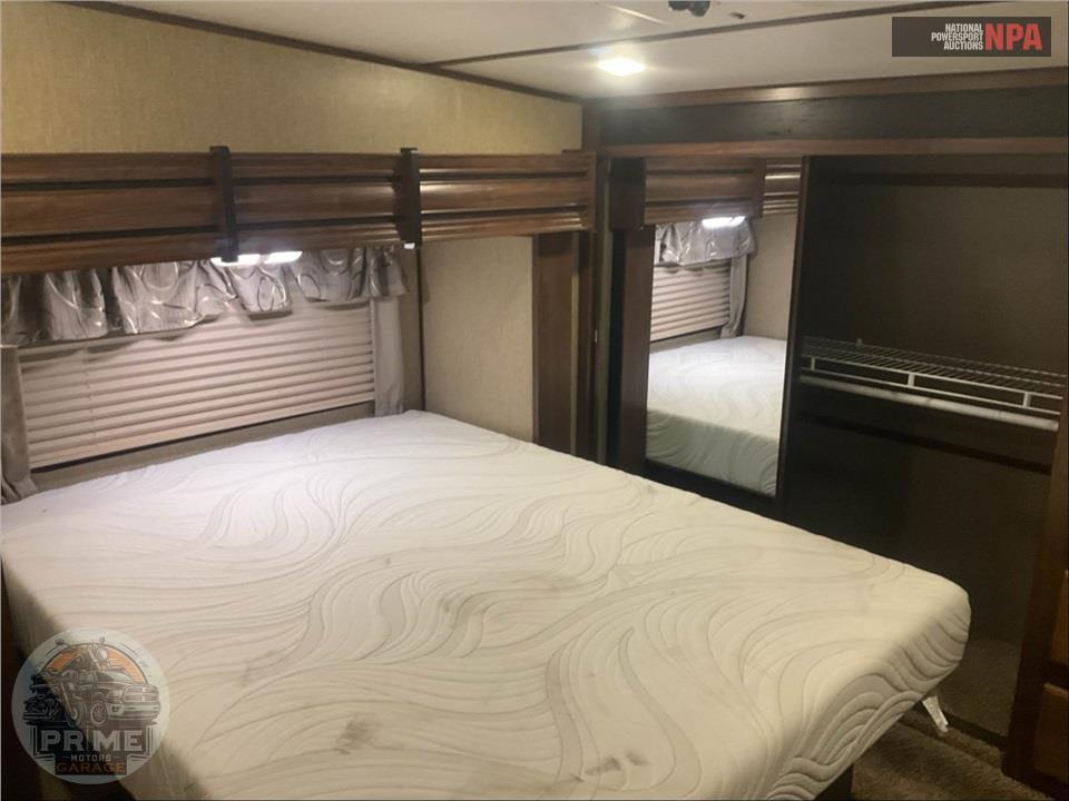 2017 Keystone Rv M-297 FWRLS SPRINTER FIFTH WHEEL SERIES — фото 11