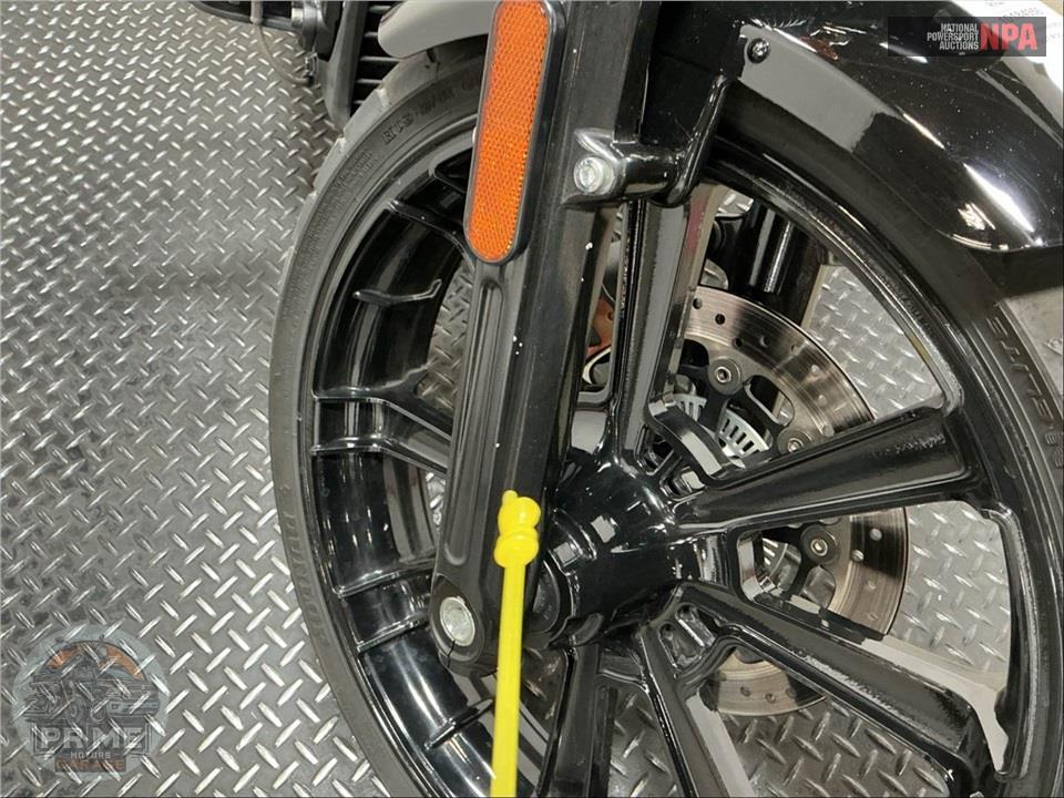 2022 Indian Motorcycle SCOUT ROGUE — фото 19